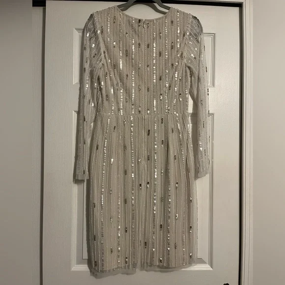 Adrianna Papell Long Sleeve Sequin Beaded Wrap Dress in Ivory Pearl Size 6 - Picture 3 of 6